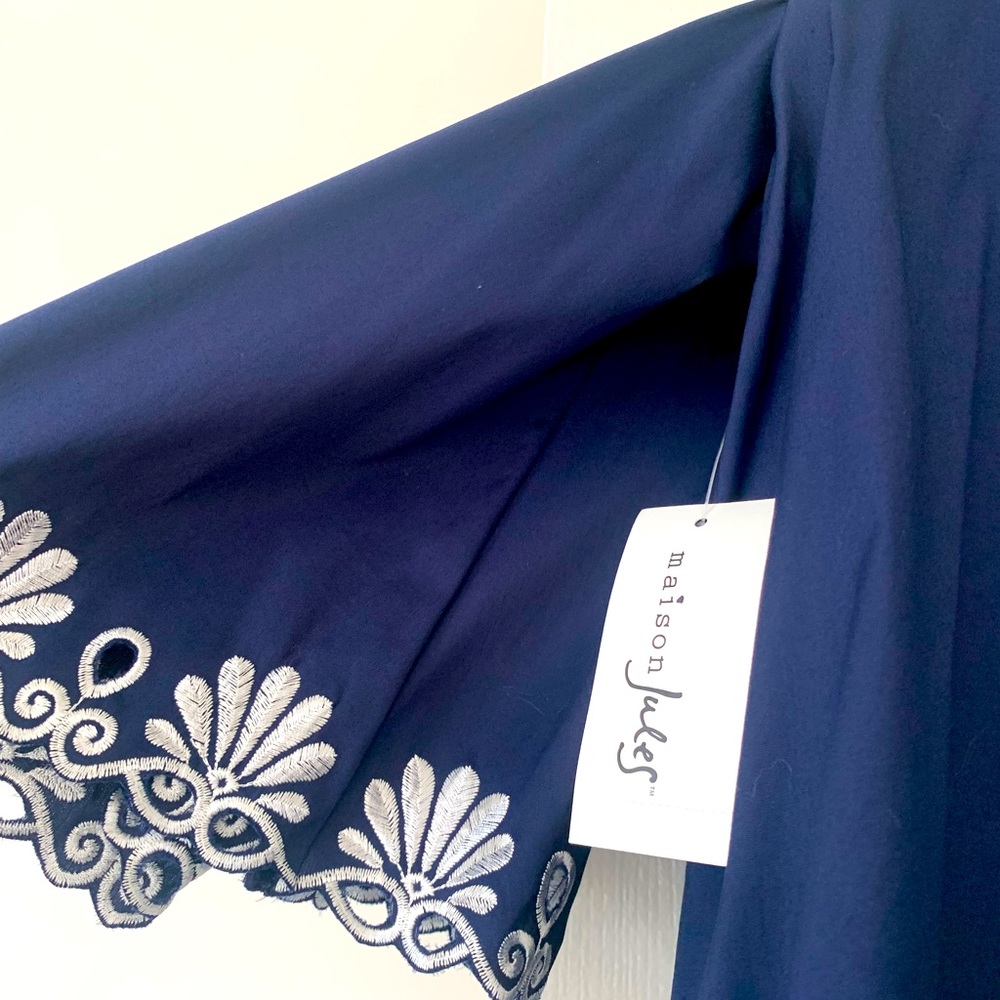Madison Jules, Size small, navy blue shirt
